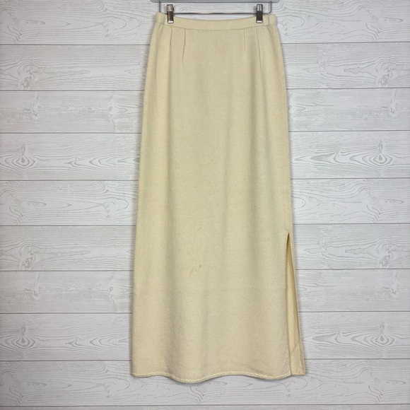 St. John Dresses & Skirts - St. John Cream Santana Knit Maxi Skirt Size 4